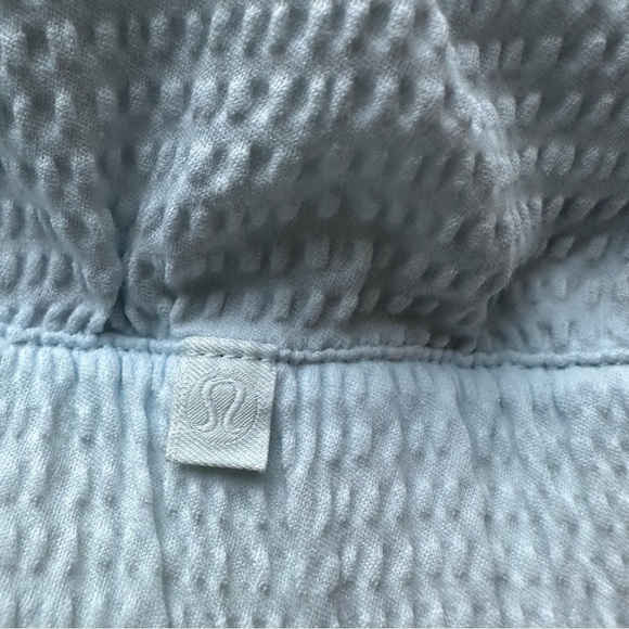 Lululemon woman’s light weight jacket - Picture 11 of 12